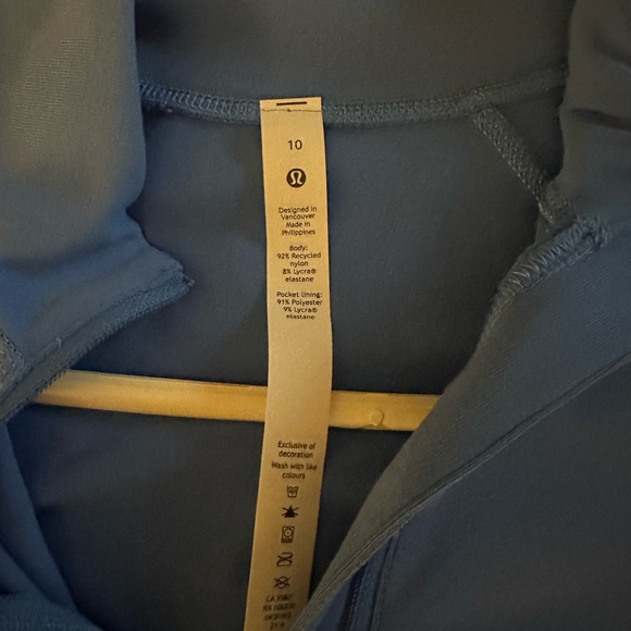 SOLD It’s Rulu Run Cropped Half Zip - Picture 6 of 6